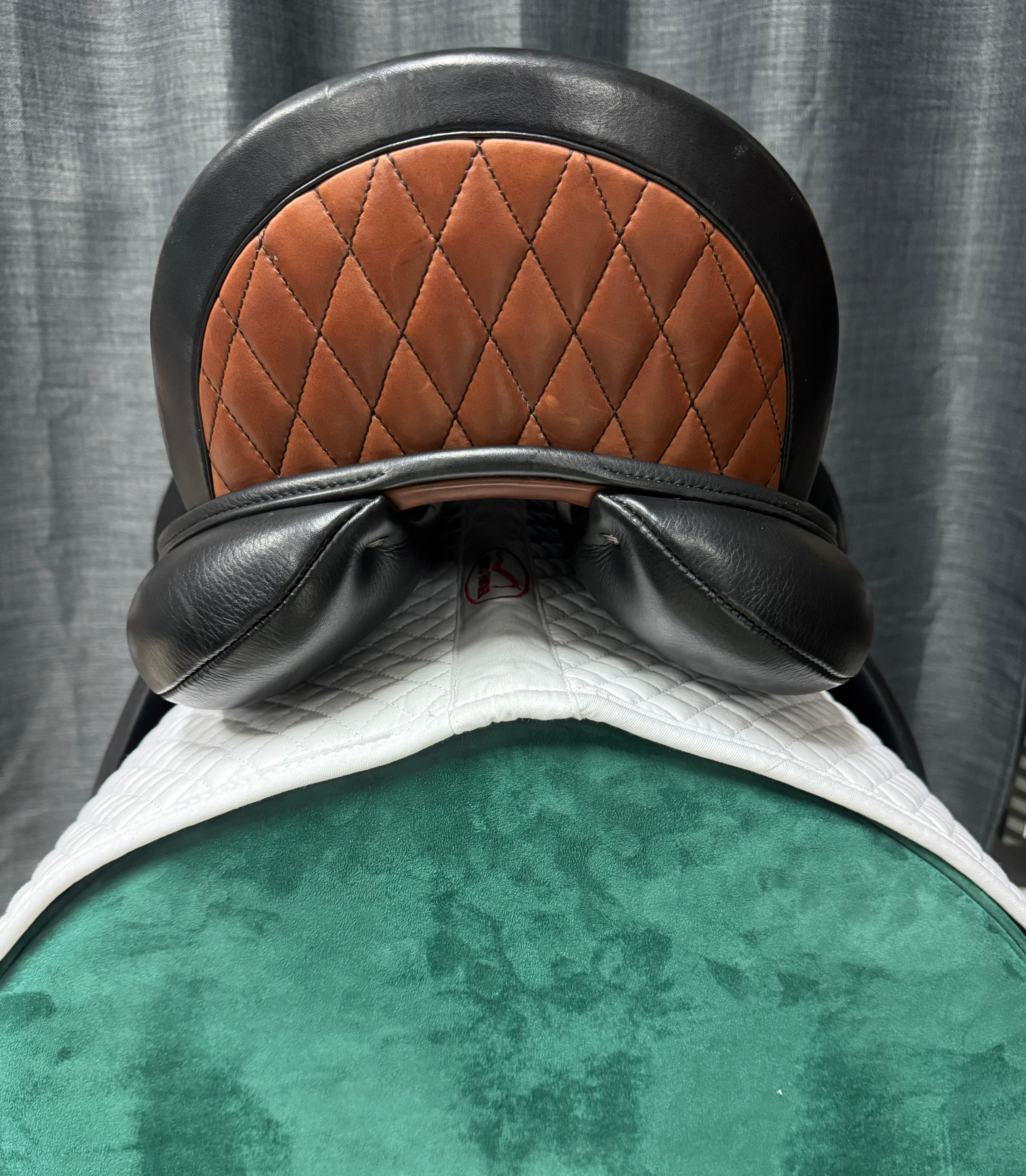 Pre-loved Enzo Treviso Lucia Mono Dressage Saddle 17"