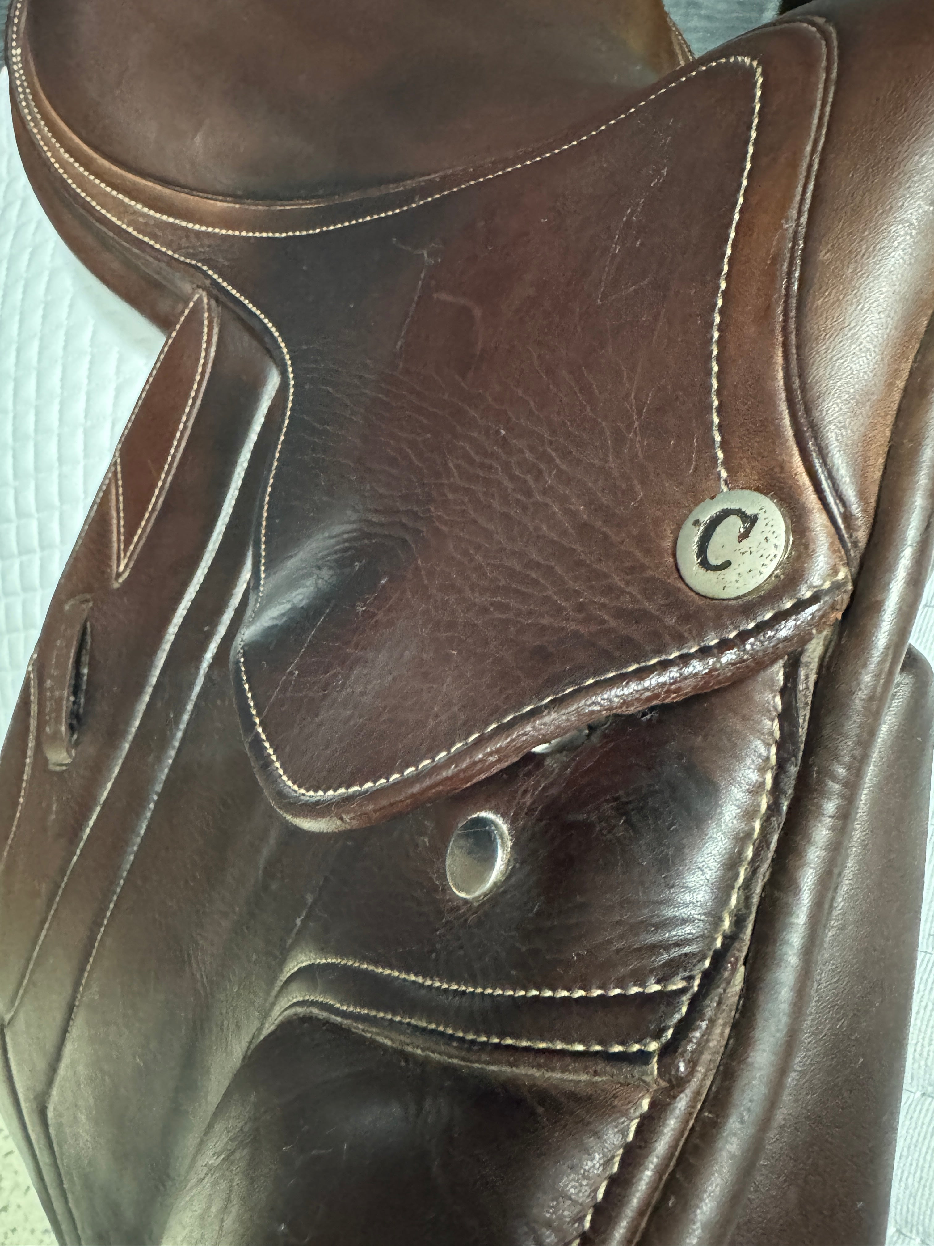 Pre-loved Collegiate Astute Close Contact Jump Saddle 17"