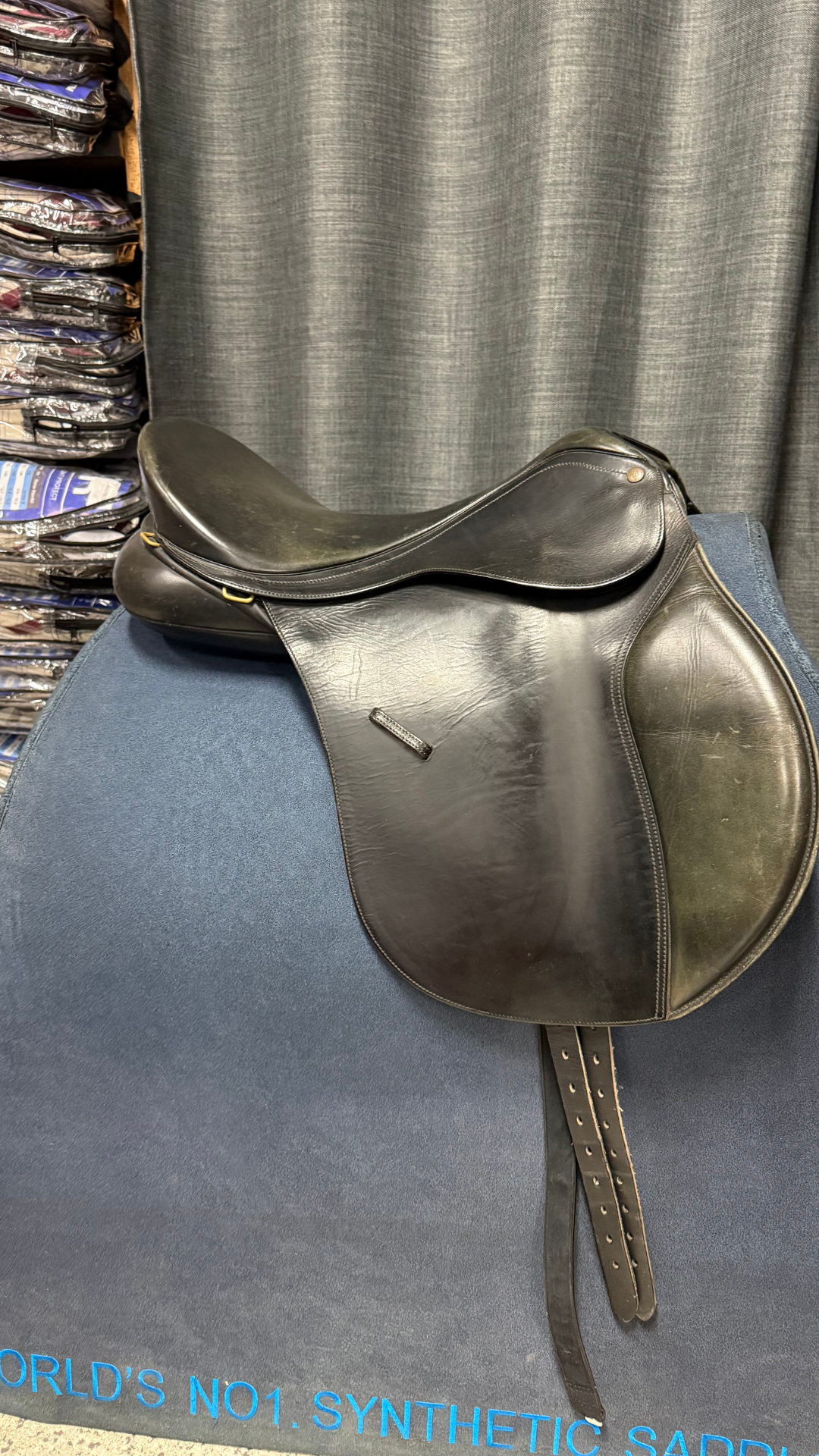 Pre-Loved 2007 Bates Caprilli Dressage Saddle 18"