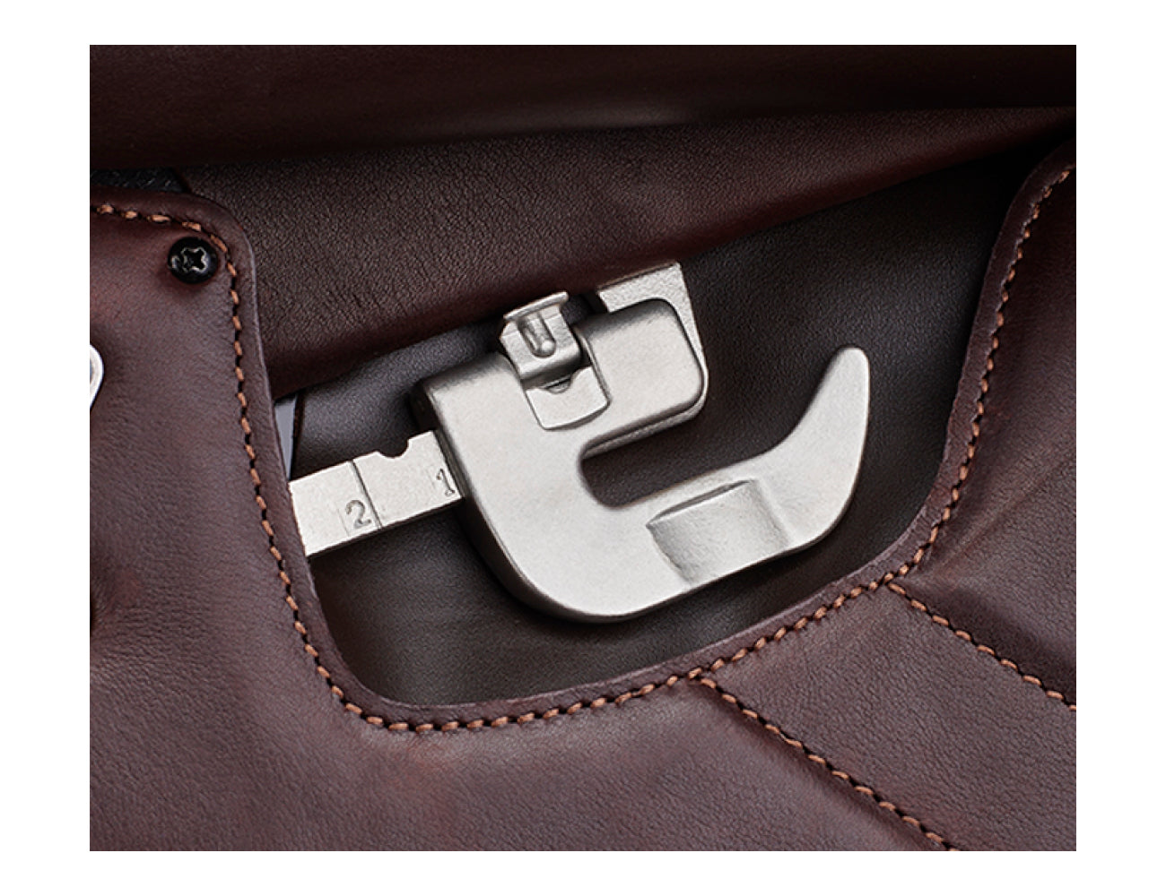 Bates Apex Jump Saddle
