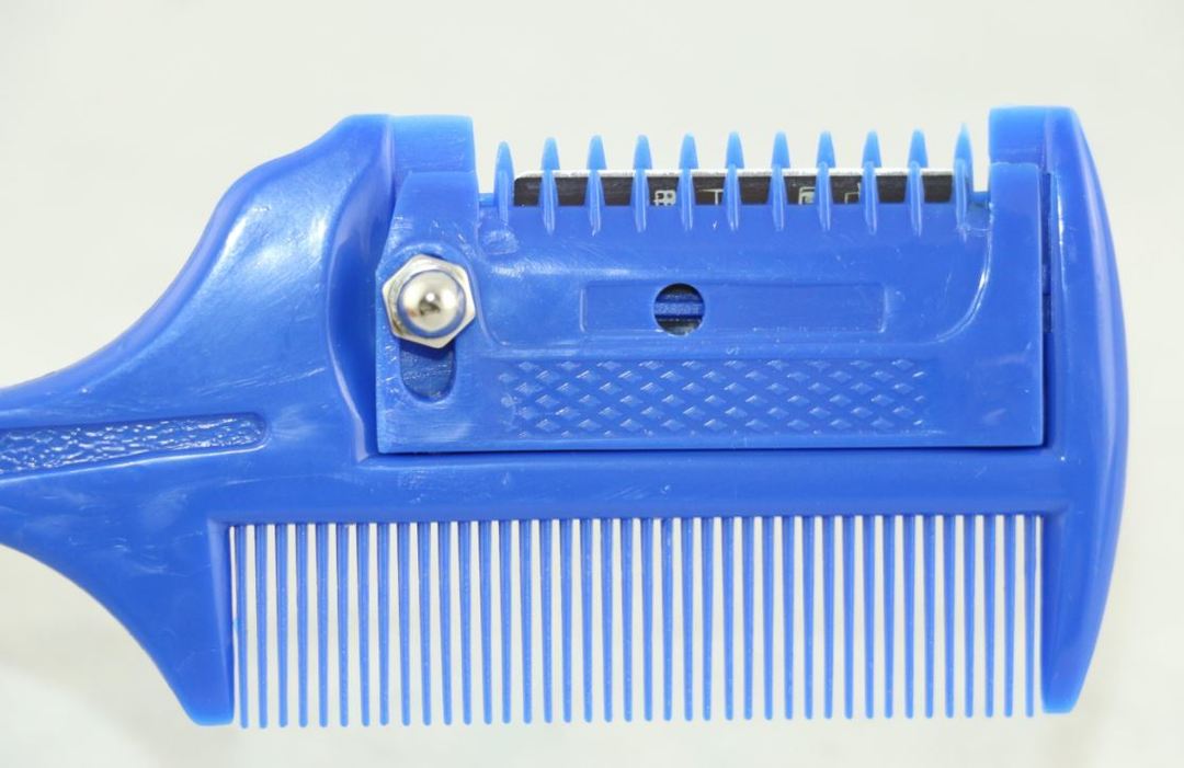 Plastic Thinning Razor W/comb Blue