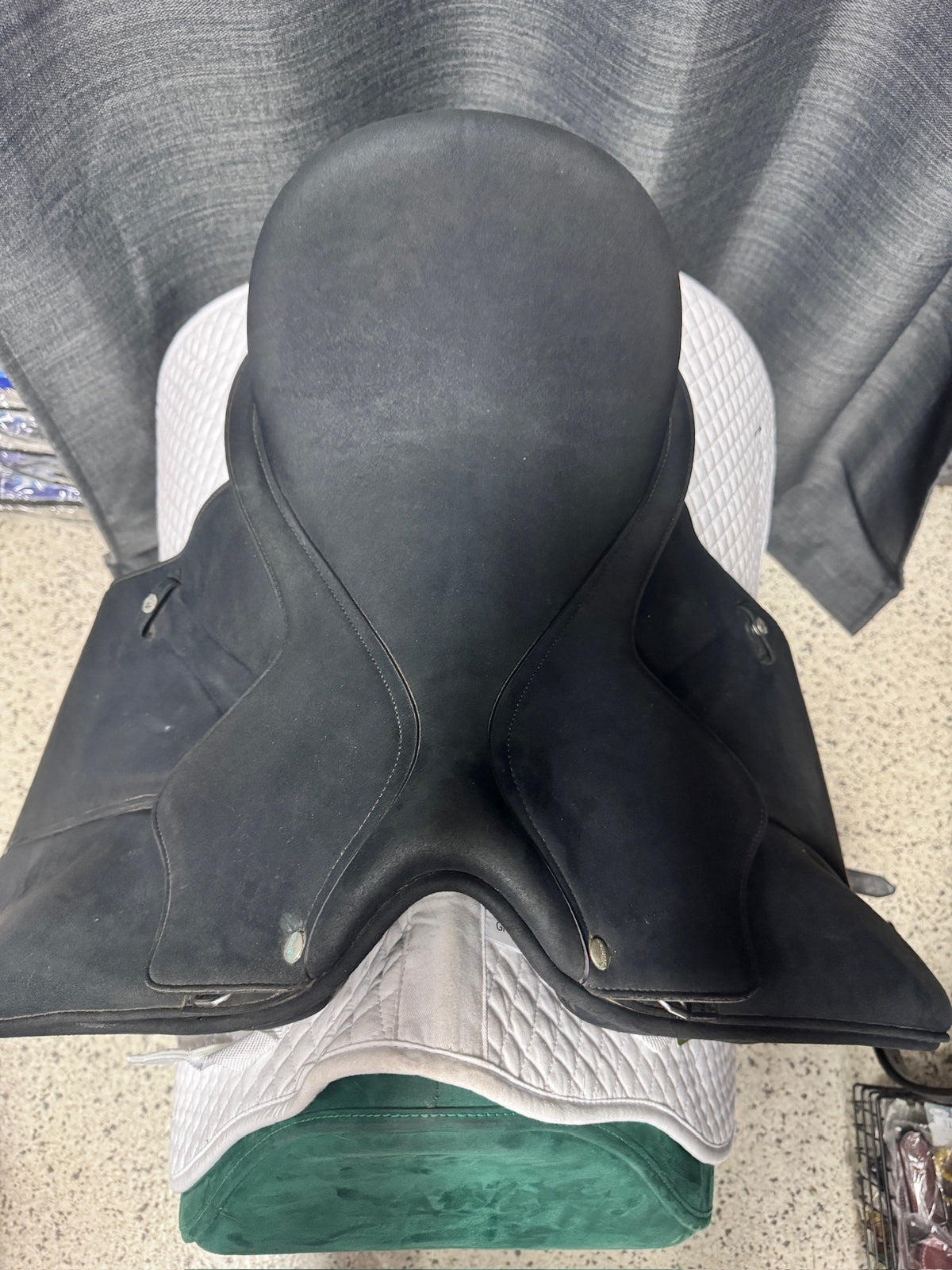 Pre-Loved 2018 Wintec Isabell Dressage 17"
