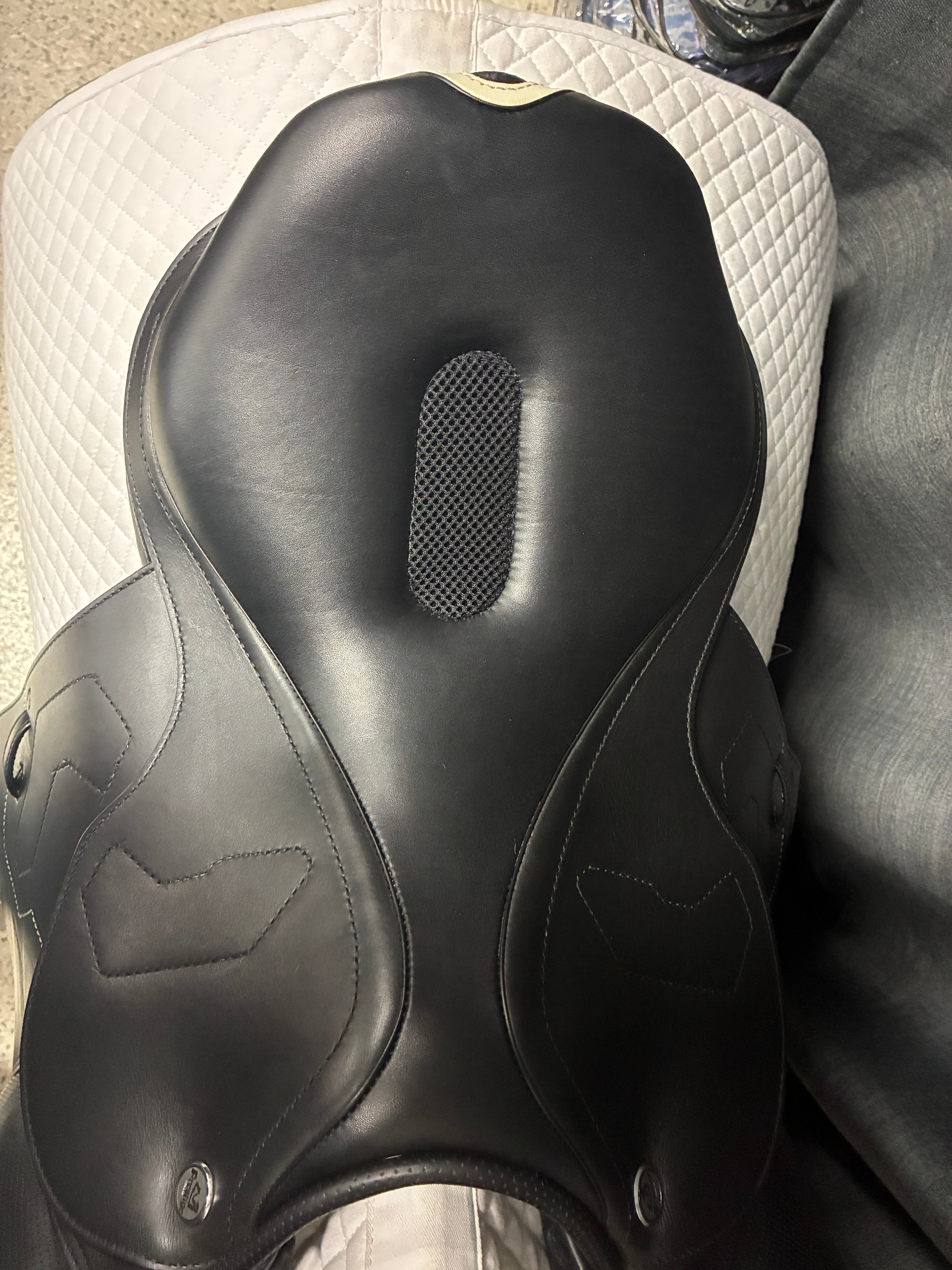 Pre-Loved Prestige X-Breath Jump