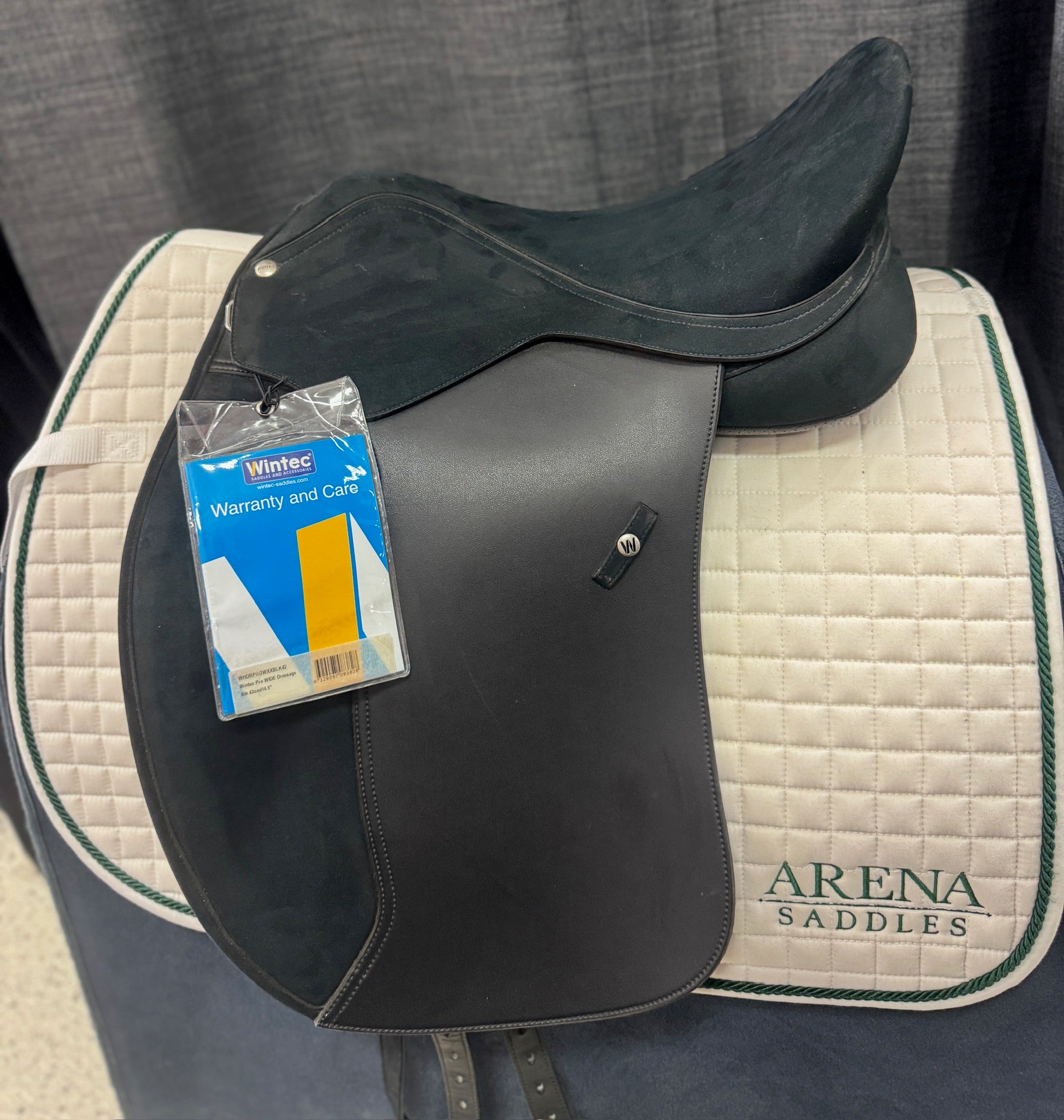 Pre-Loved Wintec Pro Wide Dressage Saddle 16.5"