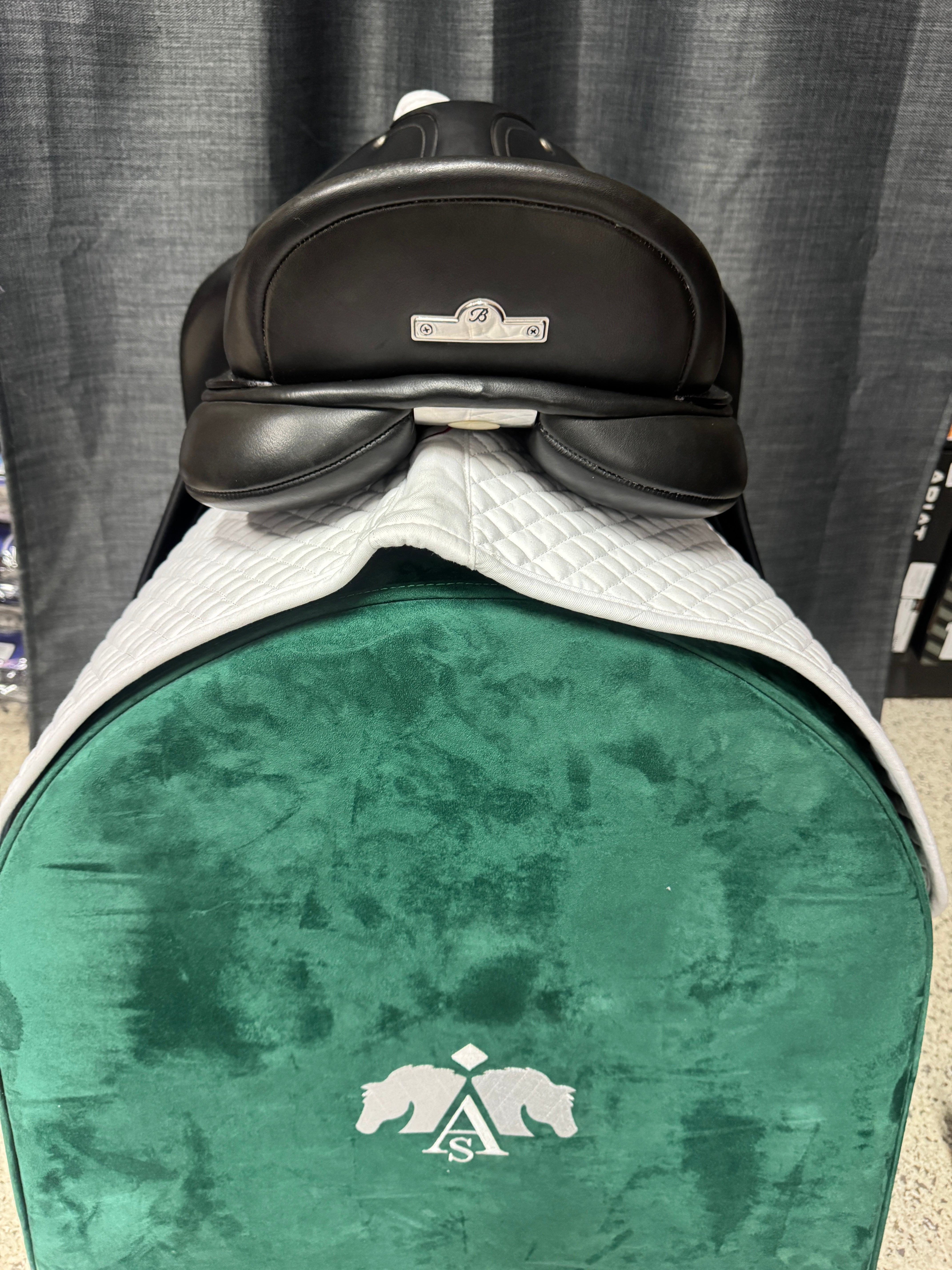 Pre-loved Bates Innova Monoflap Dressage