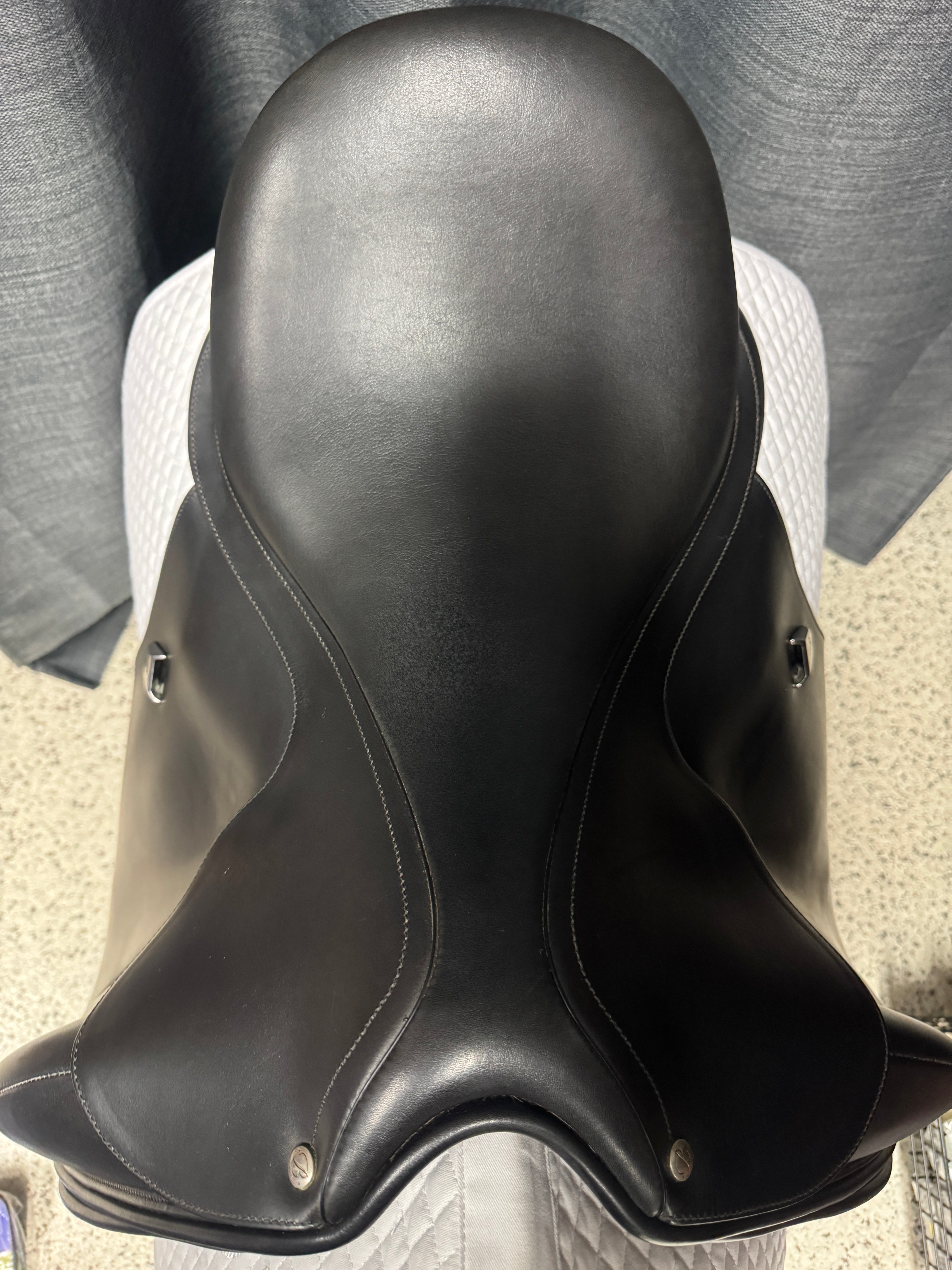Pre-loved Bates Innova Monoflap Dressage