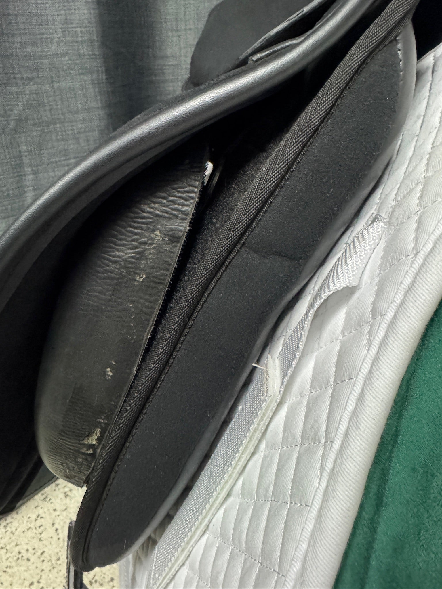 Pre-Loved Thorowgood T4 Dressage 17"