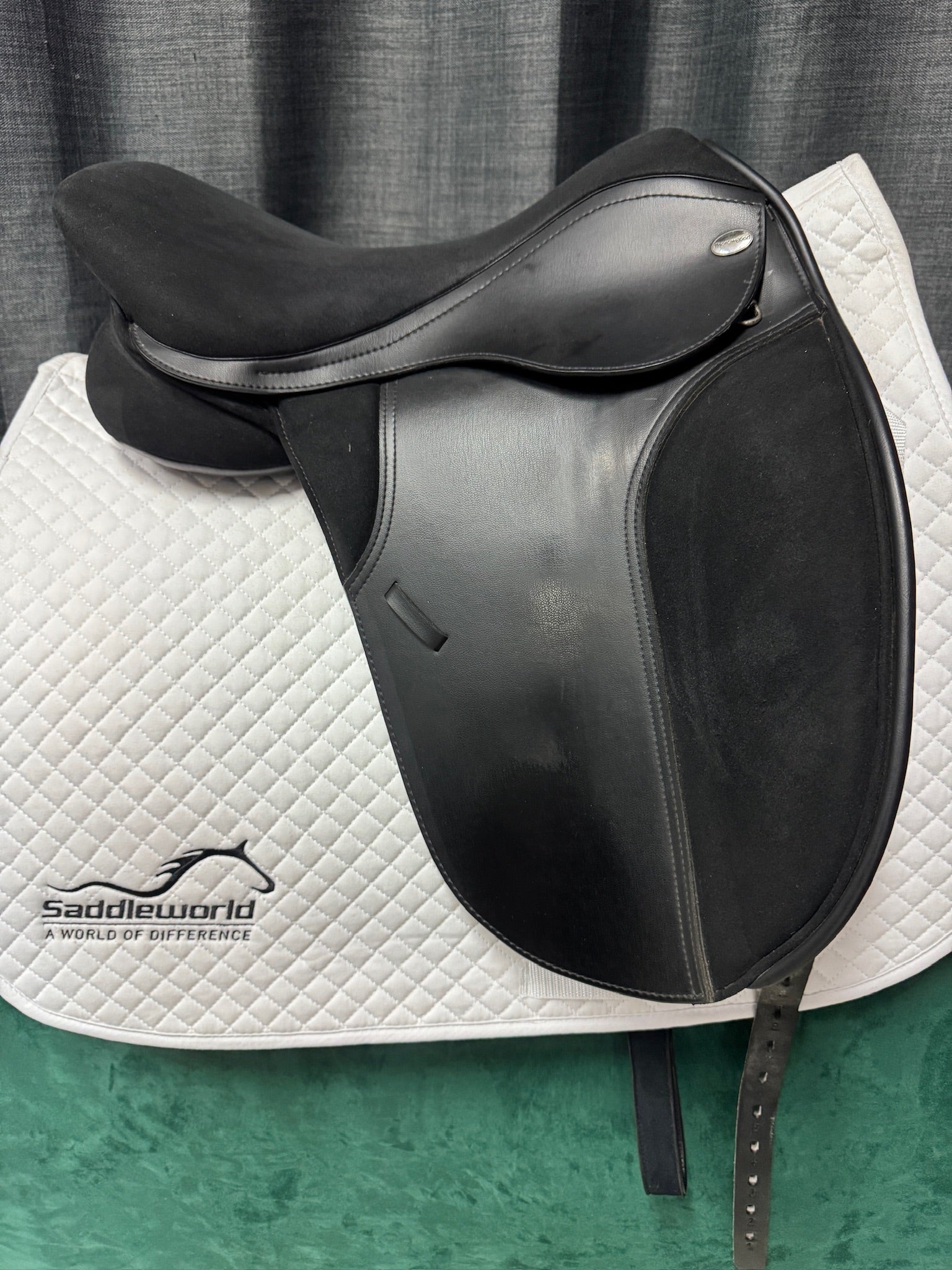 Pre-Loved Thorowgood T4 Dressage 17"