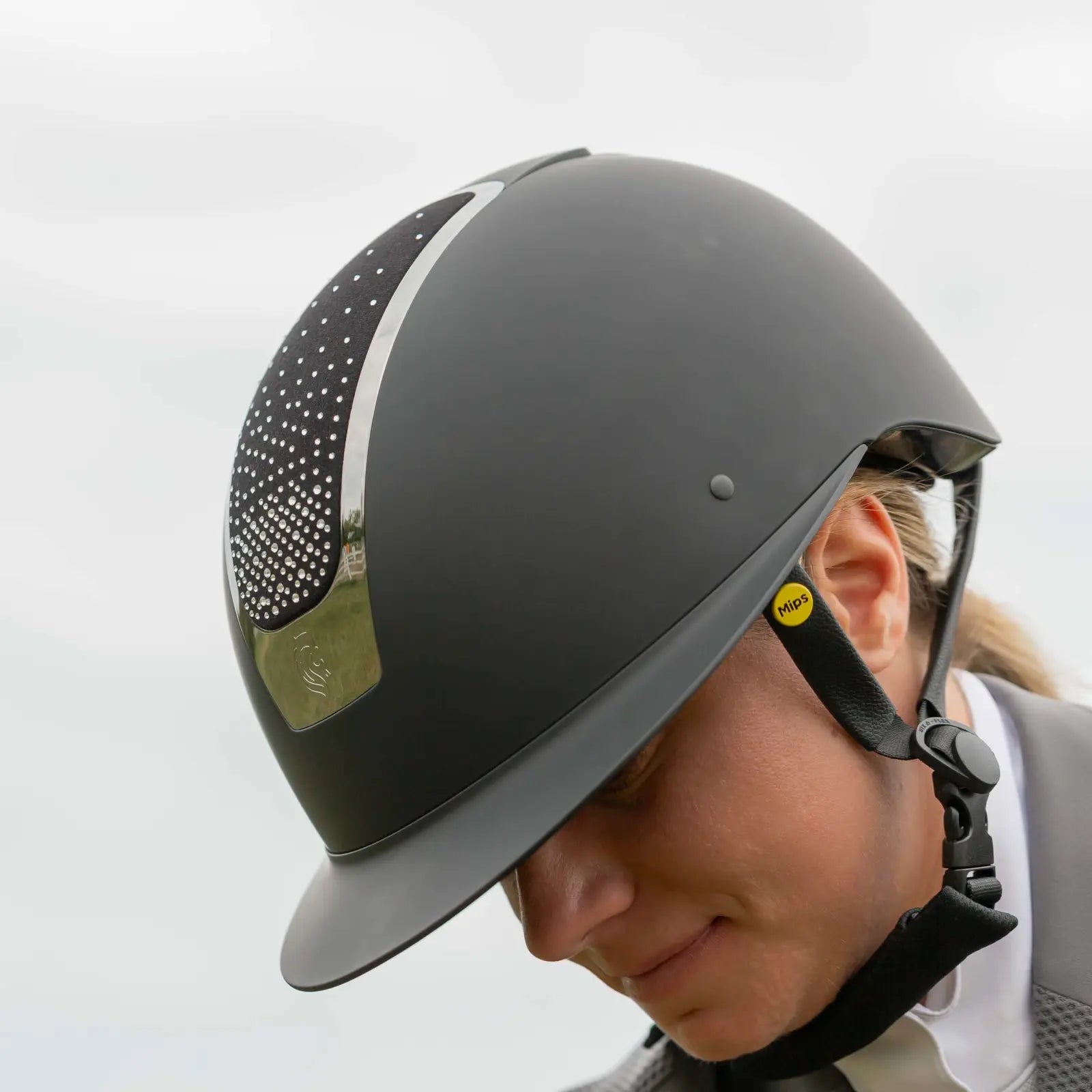 Equinavia Crown MIPS Helmet
