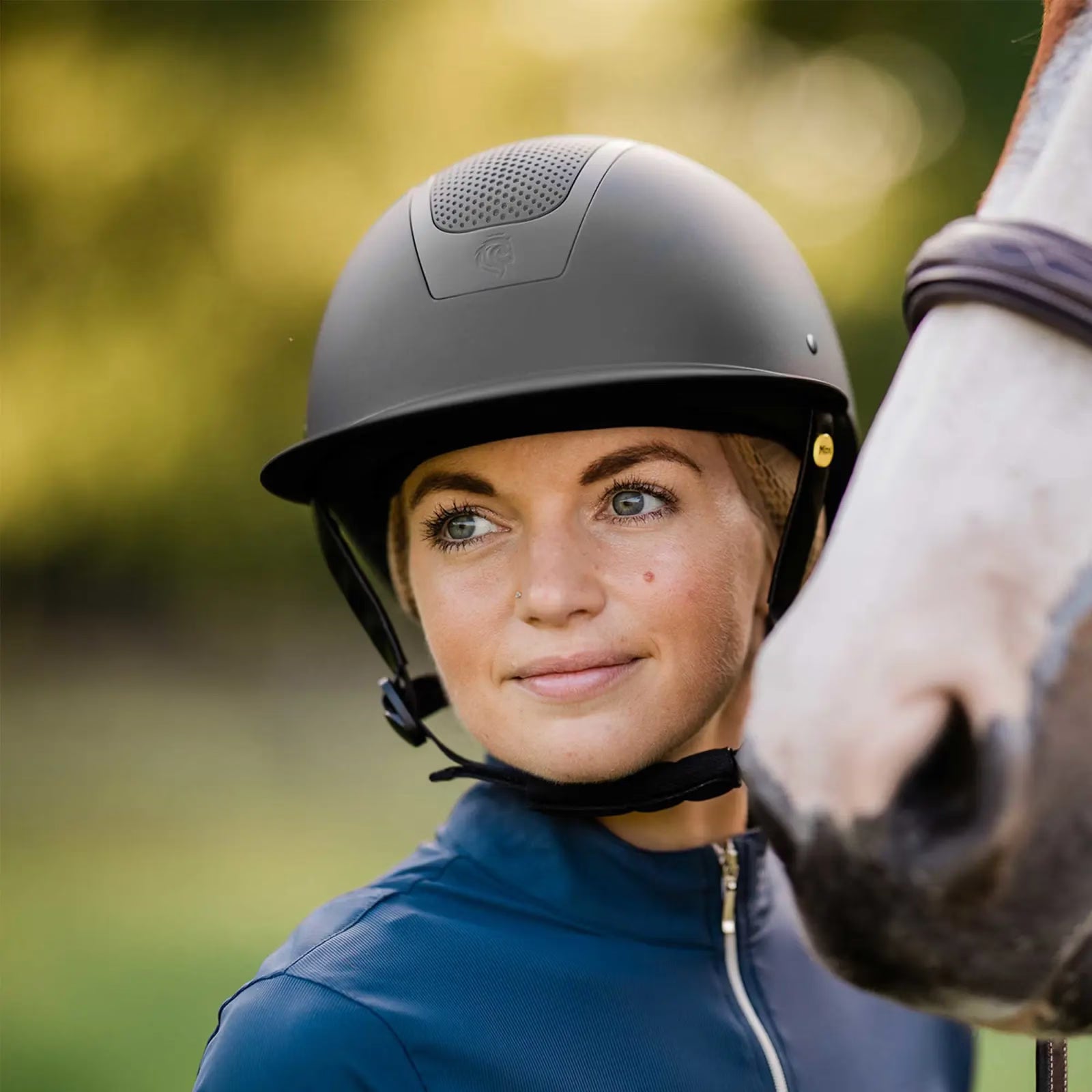 Equinavia Crown MIPS Helmet