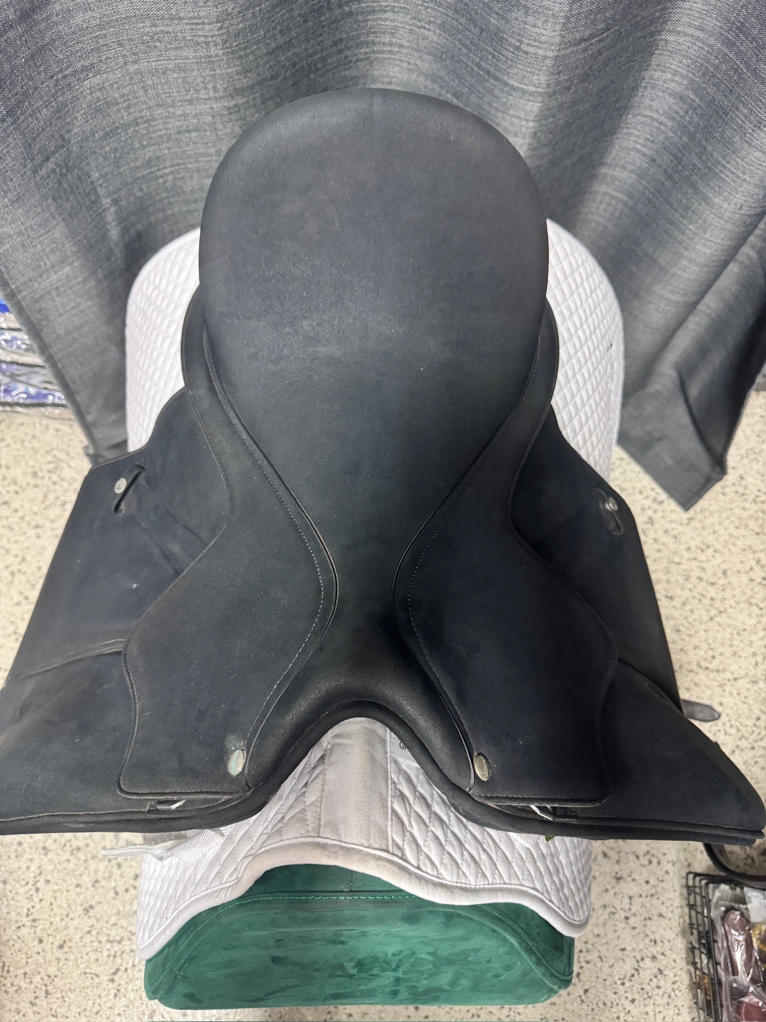 Pre-Loved 2018 Wintec Isabell Dressage 17"