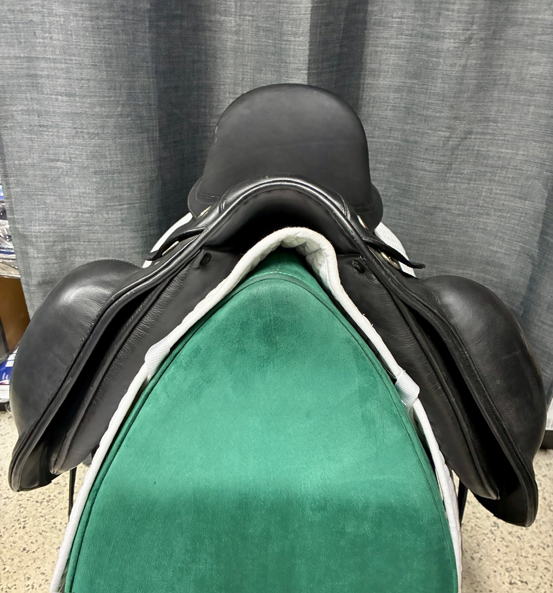 Pre-Loved Kieffer Rotterdam Dressage Saddle